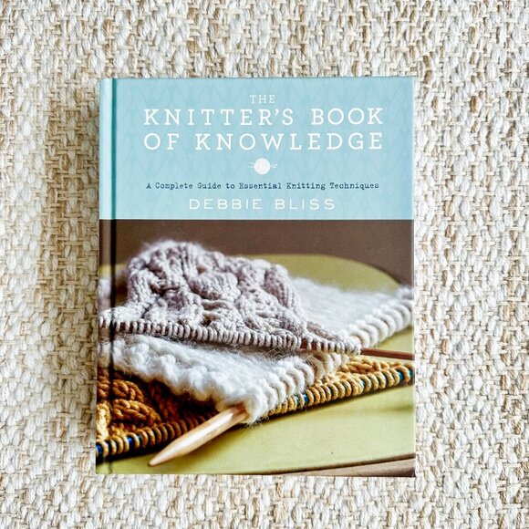 Knitting Kit for Beginners – Needles, Bags, Book by Debbie Bliss - Picture 2 of 7